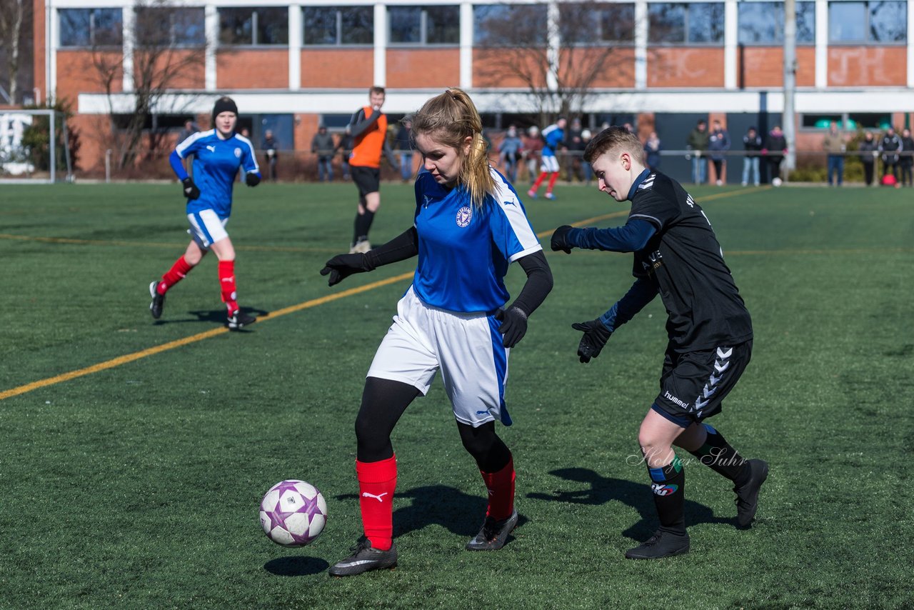 Bild 378 - B-Juniorinnen Halbfinale SVHU - Holstein Kiel : Ergebnis: 3:0